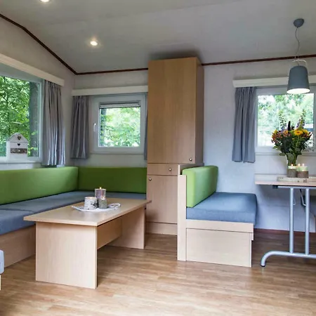 Cozy Chalet With A Terrace And Garden, Located On The Veluwe בית נופש *