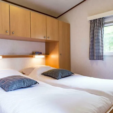 בית נופש Cozy Chalet With A Terrace And Garden, Located On The Veluwe