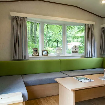 Cozy Chalet With A Terrace And Garden, Located On The Veluwe * אפ